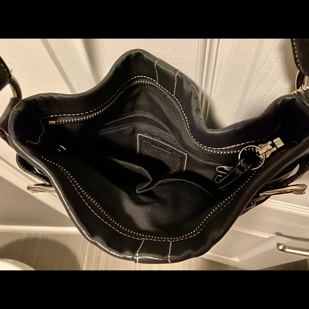 Classic Coach Handbag - Picture 3 of 6
